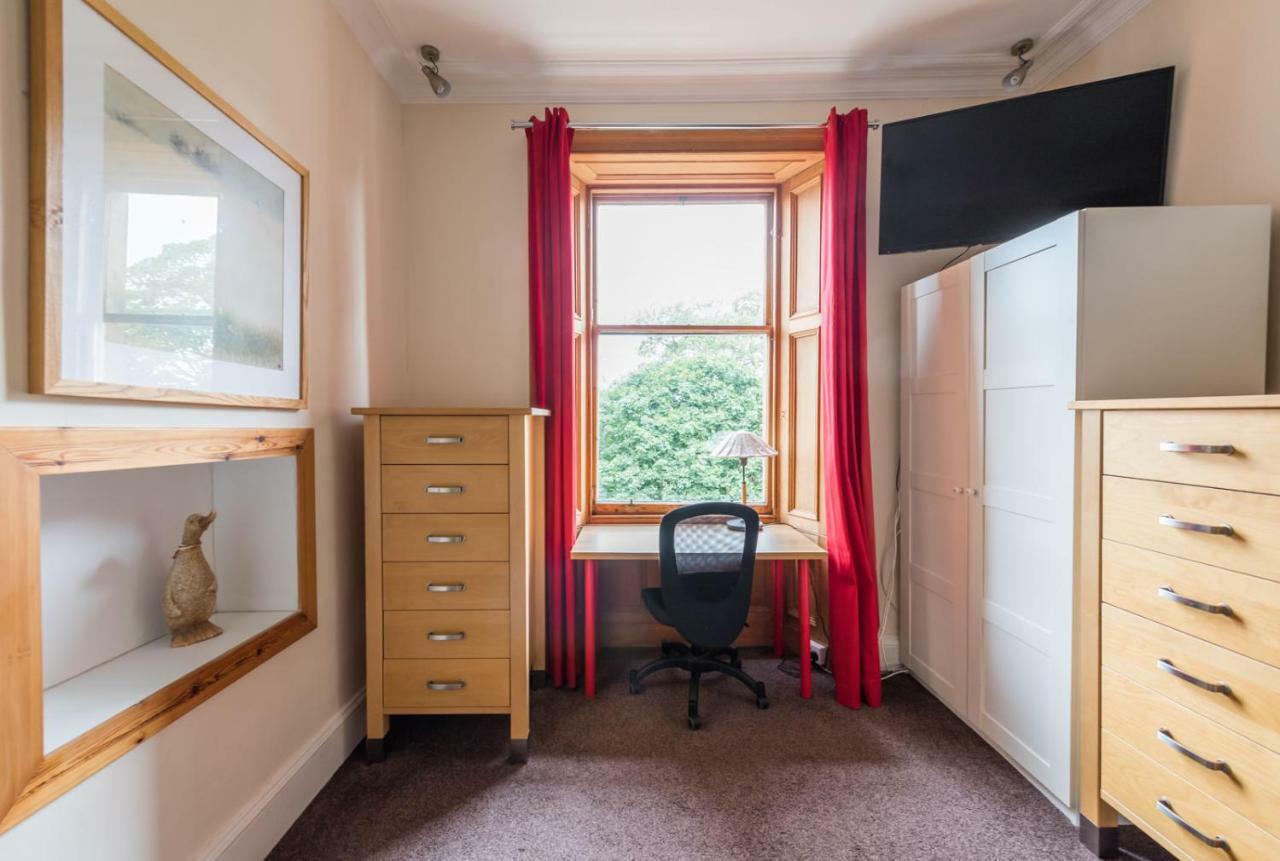 3 Bed Overlooking Meadows Park EDI Exterior foto